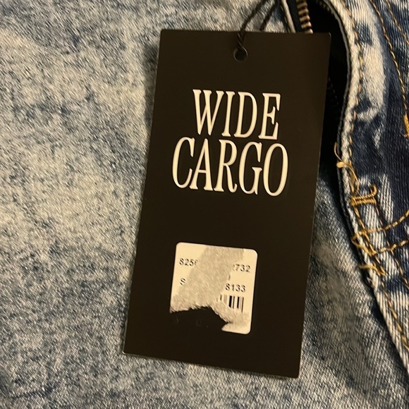 Refuge Baggy OVERSIZED‎ 12” wide leg Cargo women’s L pocket Jeans heavy wash NWT - Picture 15 of 16